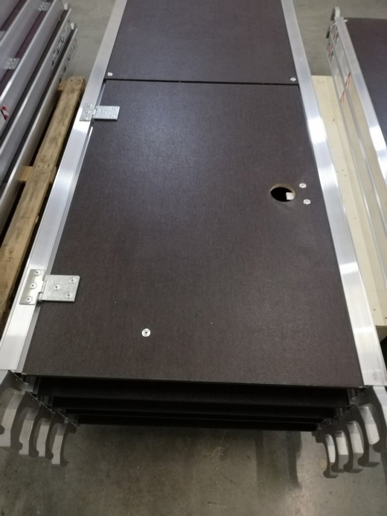 AC Steigtechnik Plattform 250 cm mit Luke AC Steigtechnik Plattform 250 cm mit Luke
