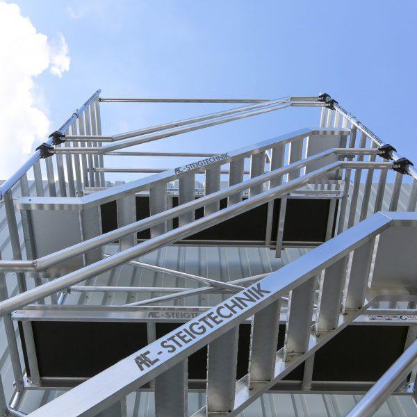 AC Steigtechnik Treppenturm, Gerüstturm mit 190 cm Plattformlänge, 135er Rahmenbreite,  4 m bis 14 m Arbeitshöhe
