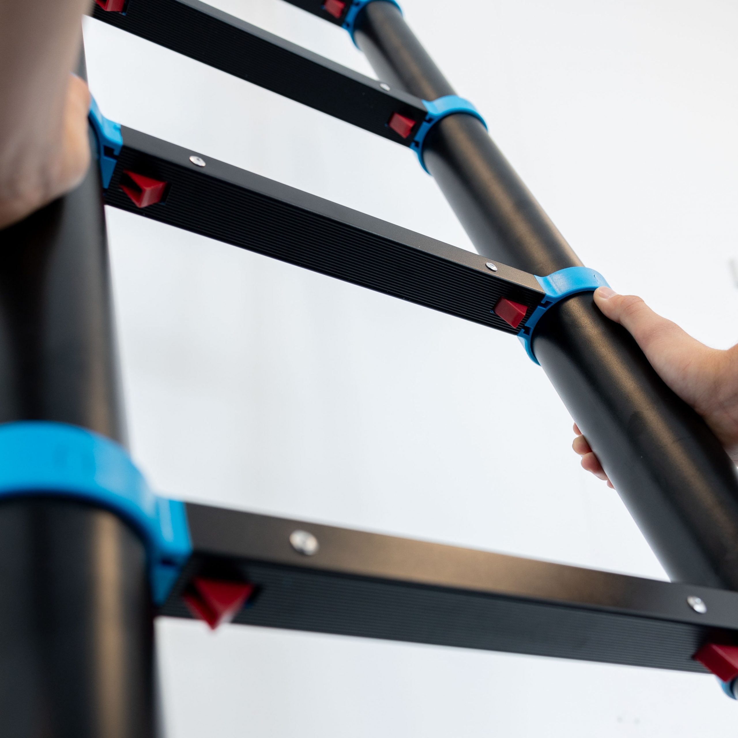 Eurostairs Teleskopleiter Black ’n Blue Professional mit Absenkautomatik Leitern & Tritte Leitern & Tritte