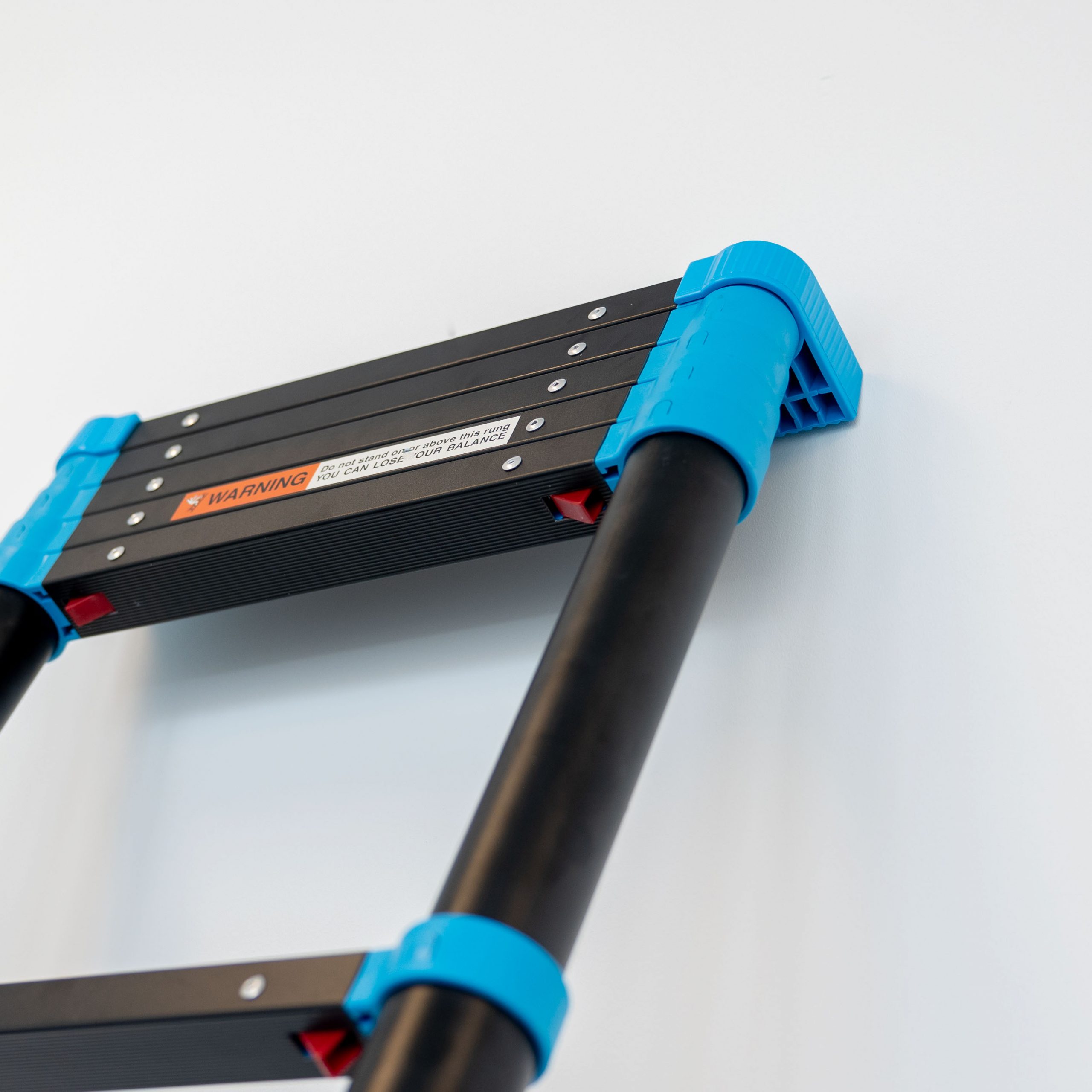 Eurostairs Teleskopleiter Black ’n Blue Professional mit Absenkautomatik Leitern & Tritte Leitern & Tritte