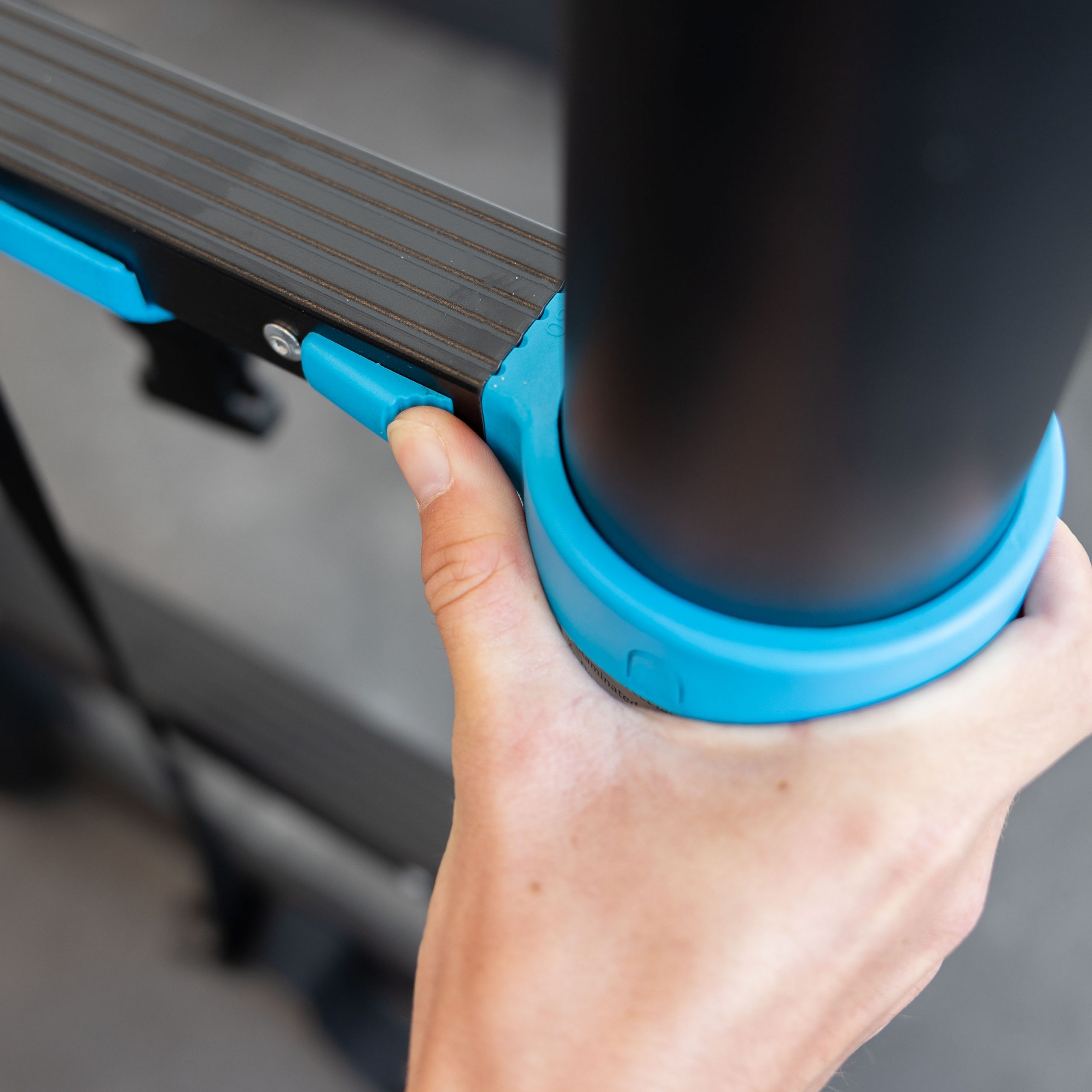 Eurostairs Teleskopleiter Black ’n Blue Professional mit Absenkautomatik Leitern & Tritte Leitern & Tritte