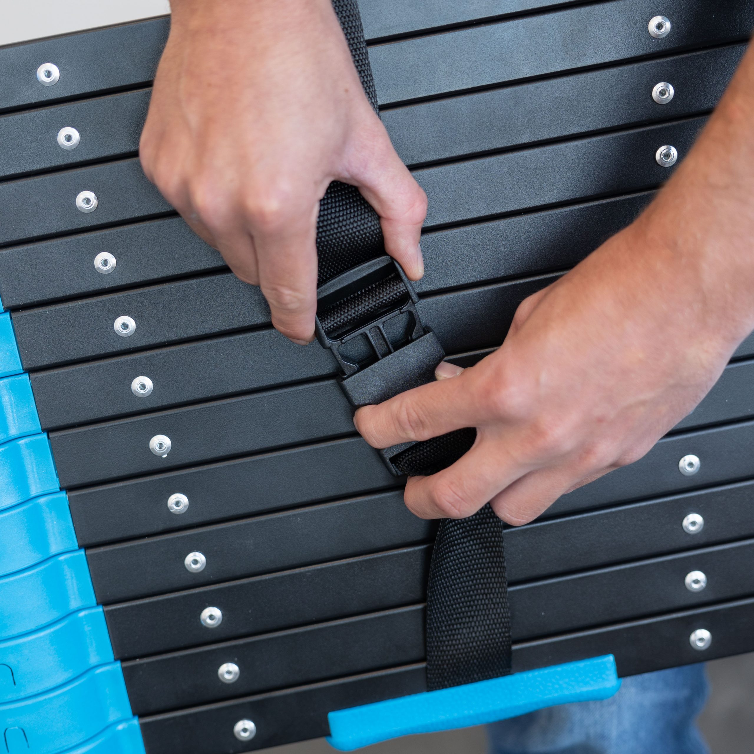 Eurostairs Teleskopleiter Black ’n Blue Professional mit Absenkautomatik Leitern & Tritte Leitern & Tritte